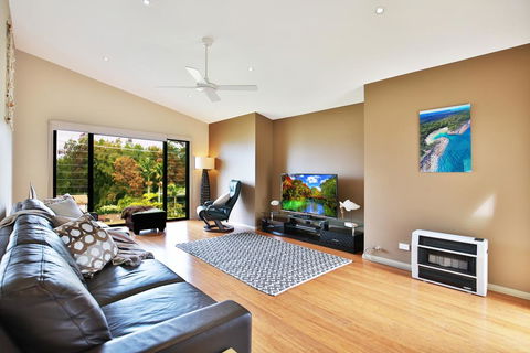 Panorama @ The Lake - Pet Friendly - 15 Mins To Hyams Beach - Tourism Gold Coast 2