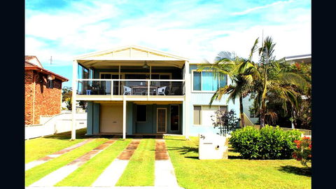 Paradise By The Beach - Tourism Gold Coast 0