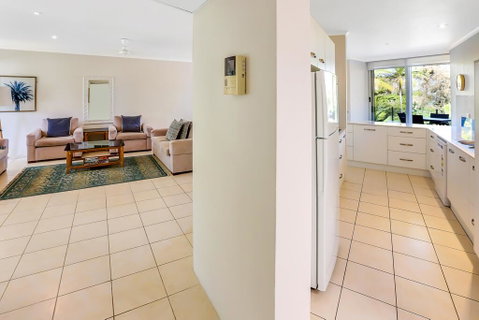 Paringa  -  Private Beachfront Apartments - Tourism Gold Coast 2