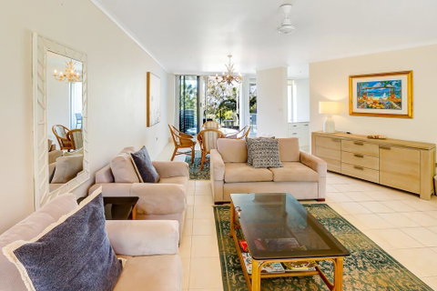 Paringa  -  Private Beachfront Apartments - Tourism Gold Coast 3