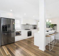 Park Avenue Terrace House Sleeps 9 - Tourism Gold Coast