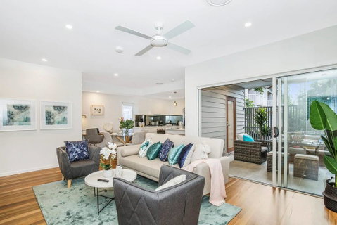 Park Avenue Townhouse Retreat Brisbane Sleeps 10 - Tourism Gold Coast 0