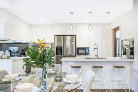Park Avenue Townhouse Retreat Brisbane Sleeps 10 - Tourism Gold Coast 1