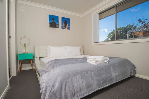 PEACEFUL 2Kingbed RootyHill Townhouse Near Station - Tourism Gold Coast 1