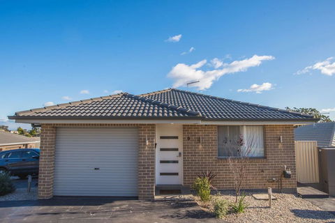 PEACEFUL 2Kingbed RootyHill Townhouse Near Station - Tourism Gold Coast 2