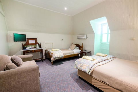 Peel Inn Nundle - Tourism Gold Coast 3