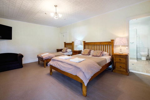 Peel Inn Nundle - Tourism Gold Coast 1