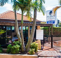 Pegasus Motor Inn and Serviced Apartments - Tourism Gold Coast