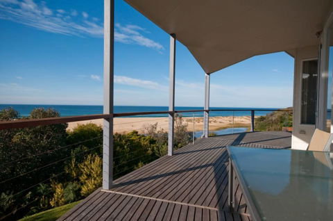 Pelicans Perch - Tourism Gold Coast 0