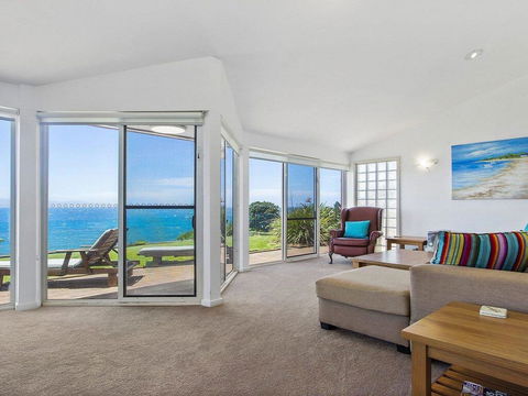 Penguin Head Retreat - Fabulous Views - Tourism Gold Coast 0