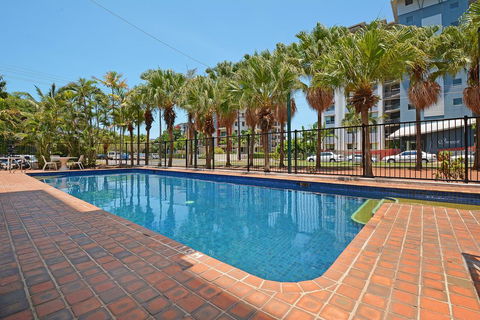 Peninsular Apartments - Tourism Gold Coast 1