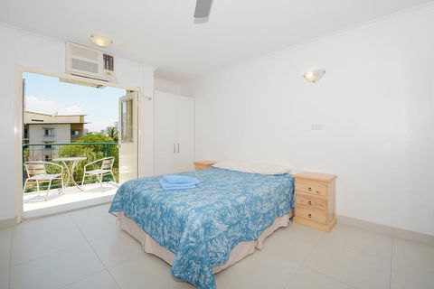 Peninsular Apartments - Tourism Gold Coast 2