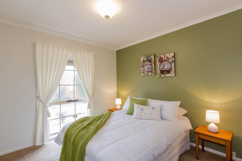 PERFECT ON PYMBLE AVE - Tourism Gold Coast 1