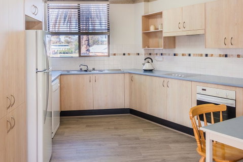 PERFECTLY POSITIONED BEACHFRONT APARTMENT-GREAT LOCATION WITH OCEAN VIEWS - Tourism Gold Coast 1
