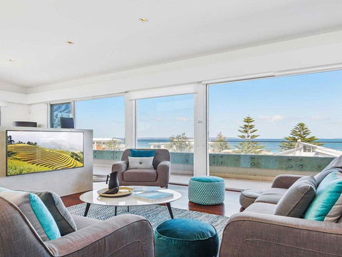 Perpendicular Penthouse - Modern Beachside Apartment - Tourism Gold Coast 0
