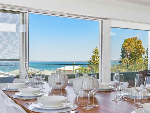 Perpendicular Penthouse - Modern Beachside Apartment - Tourism Gold Coast 2