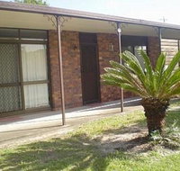 Pet friendly lowset home with room for a boat Wattle Ave Bongaree - Tourism Gold Coast