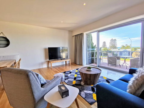 Phoenix Apartments - Tourism Gold Coast 1