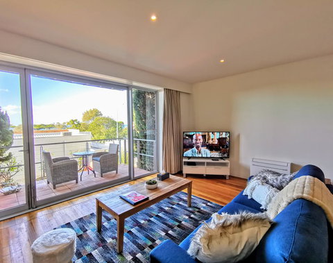 Phoenix Apartments - Tourism Gold Coast 2