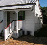 Pine Cottage - Tourism Gold Coast