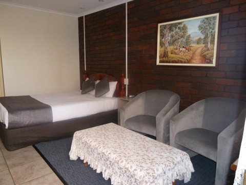 Pioneer Lodge Motel - Tourism Gold Coast 1