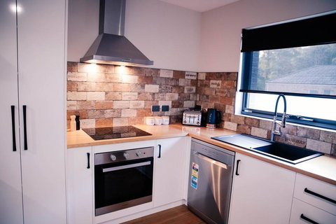 Platypus Apartments - Tourism Gold Coast 1