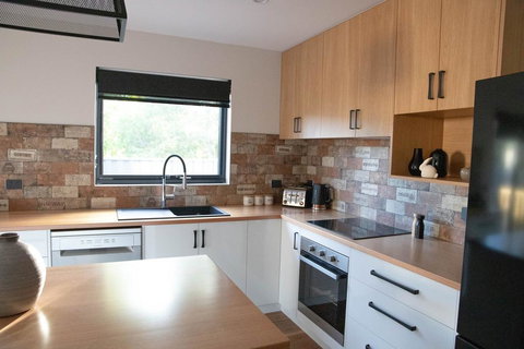 Platypus Apartments - Tourism Gold Coast 2