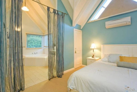 PLUM TREE COTTAGE - Spa Cottage With Woodfire - Tourism Gold Coast 2