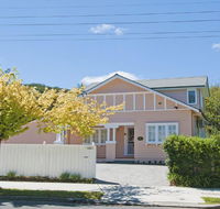 Plum Tree Cottage - warm cosy  walk to town - Tourism Gold Coast