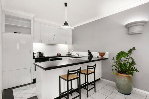 Poolside Apt. In Alamanda Beachfront Resort (55) - Tourism Gold Coast 3