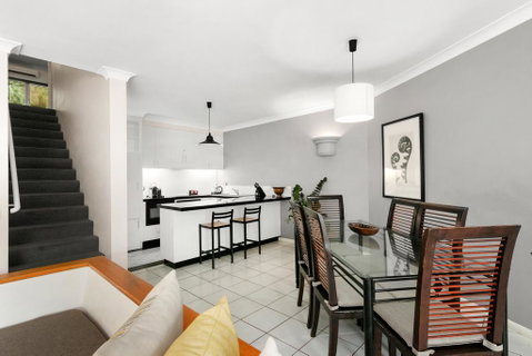 Poolside Apt. In Alamanda Beachfront Resort (55) - Tourism Gold Coast 2
