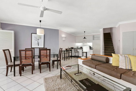 Poolside Apt. In Alamanda Beachfront Resort (67) - Tourism Gold Coast 2