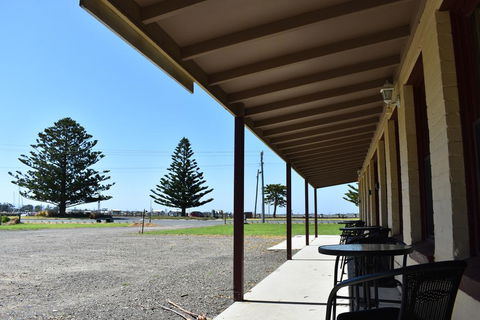Port Albert Motel - Tourism Gold Coast 3