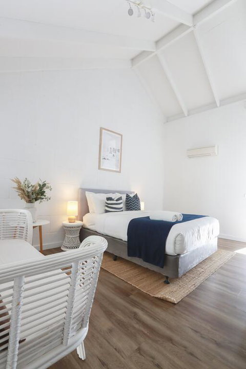 Port O' Call Motel - Tourism Gold Coast 3