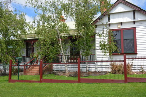 Portarlington Vicarage - Tourism Gold Coast 0