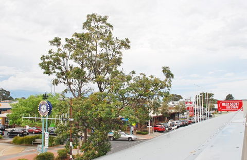 POSITION PERFECT CENTRAL INVERLOCH - Tourism Gold Coast 2
