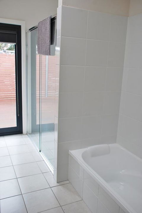POSITION PERFECT CENTRAL INVERLOCH - Tourism Gold Coast 3
