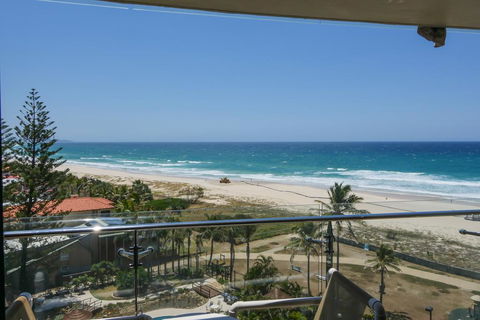 Princess Palm On The Beach - Tourism Gold Coast 0