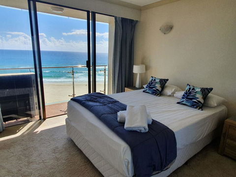 Princess Palm On The Beach - Tourism Gold Coast 1