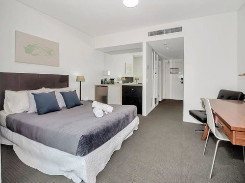 Privately Owned Hotel Room By Cairns Marina 222 - Tourism Gold Coast 0
