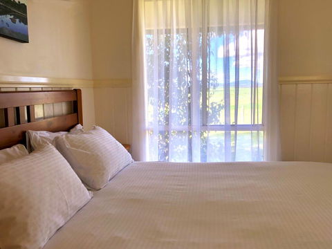 Promhills Cabins - Tourism Gold Coast 0