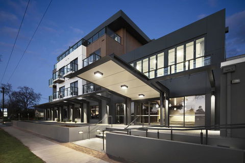 Quality Hotel Lakeside - Tourism Gold Coast 0