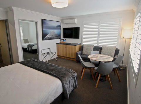 Quays Hotel - Gold Coast 2
