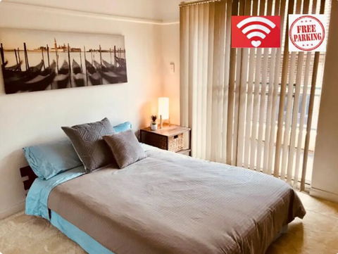 Quiet North Parra Apartment Rooms Across From Park - Tourism Gold Coast 1