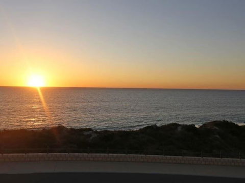 Quinns Beach Stay One - Tourism Gold Coast 0