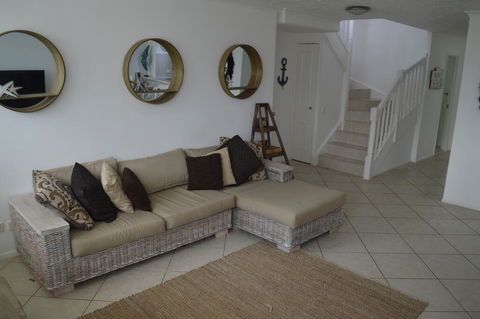 RAINBOW BAY 3 Bed Ocean Views & SPA On Roof Terrace - Tourism Gold Coast 3