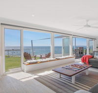 Rainbows End - soaring views north to Gerroa - Tourism Gold Coast
