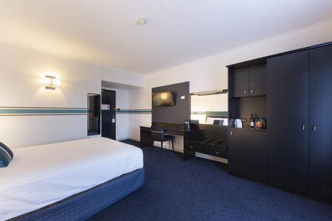 Ramada Diplomat Canberra - Tourism Gold Coast 2