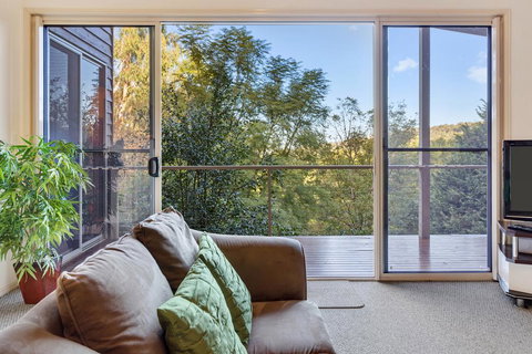 Ravensbourne Escape- Kookaburra Kottage - Tourism Gold Coast 0
