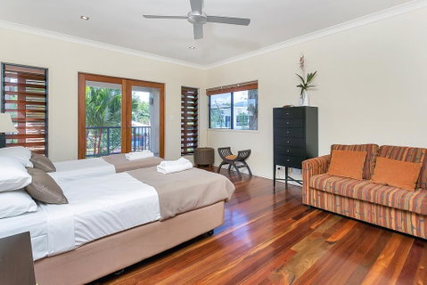 Reeflections Holiday Villas - Tourism Gold Coast 1